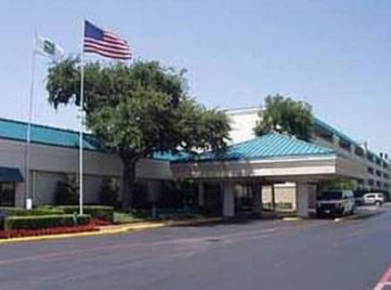 Quality Inn Market Center Dallas Exterior photo